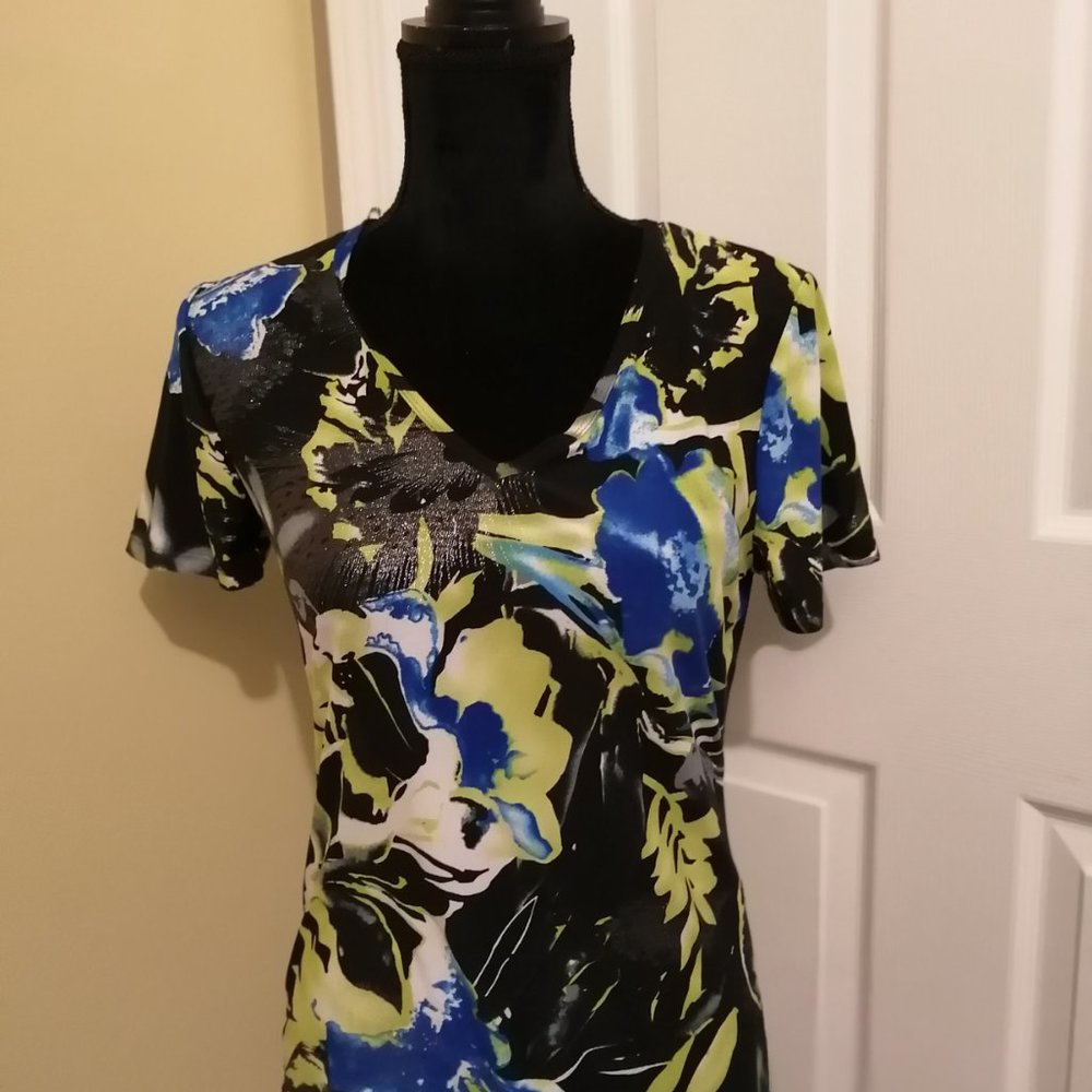 Nygard V neck top floral